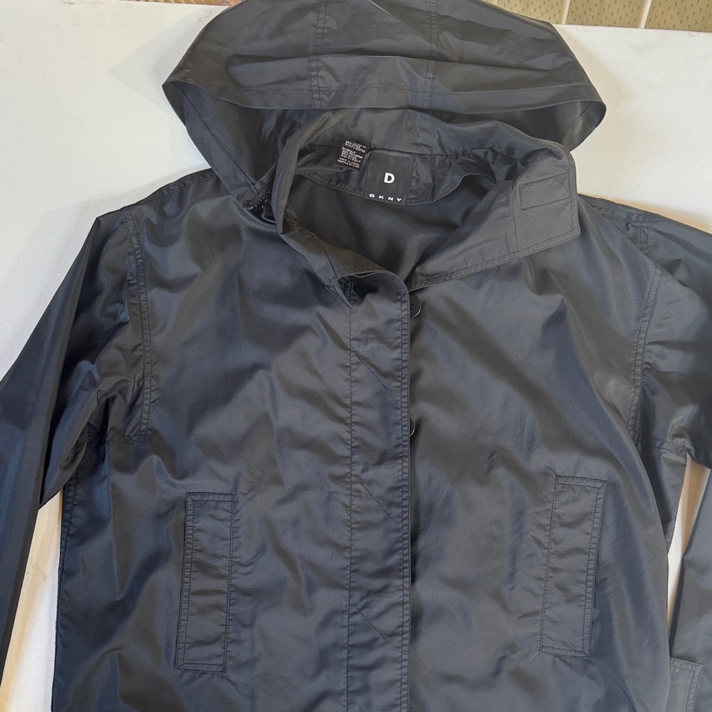 D DKNY Lightweight Packable Zipper Detachable Hood jacket - Black Size Medium
